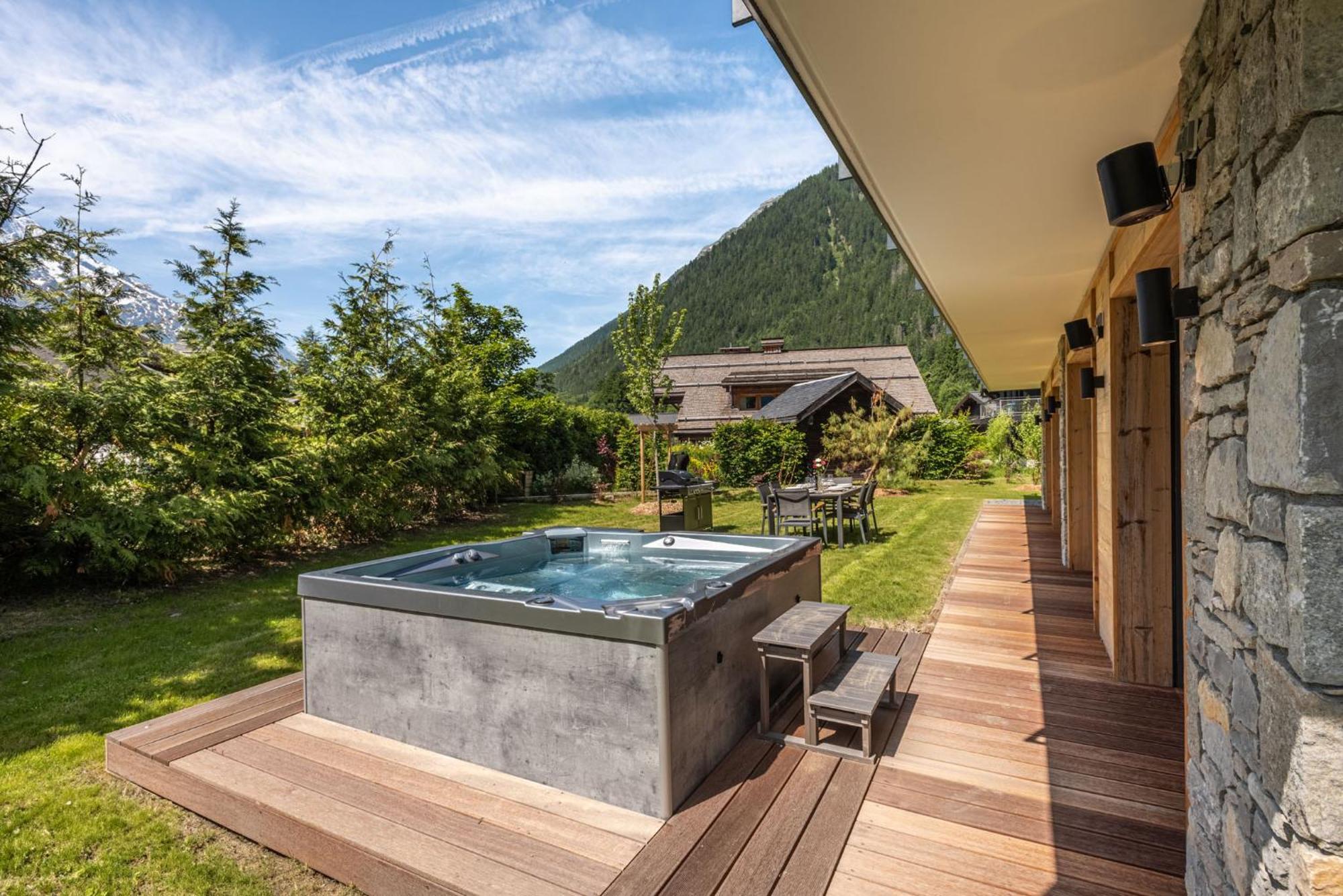 Chalet Papillon - Alpes Travel - Detached - Les Praz - Sleeps 8