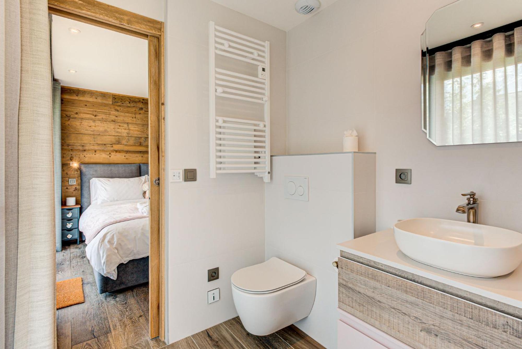 Papillon - Alpes Travel - Detached - Les Praz - Sleeps 8 Chalet *