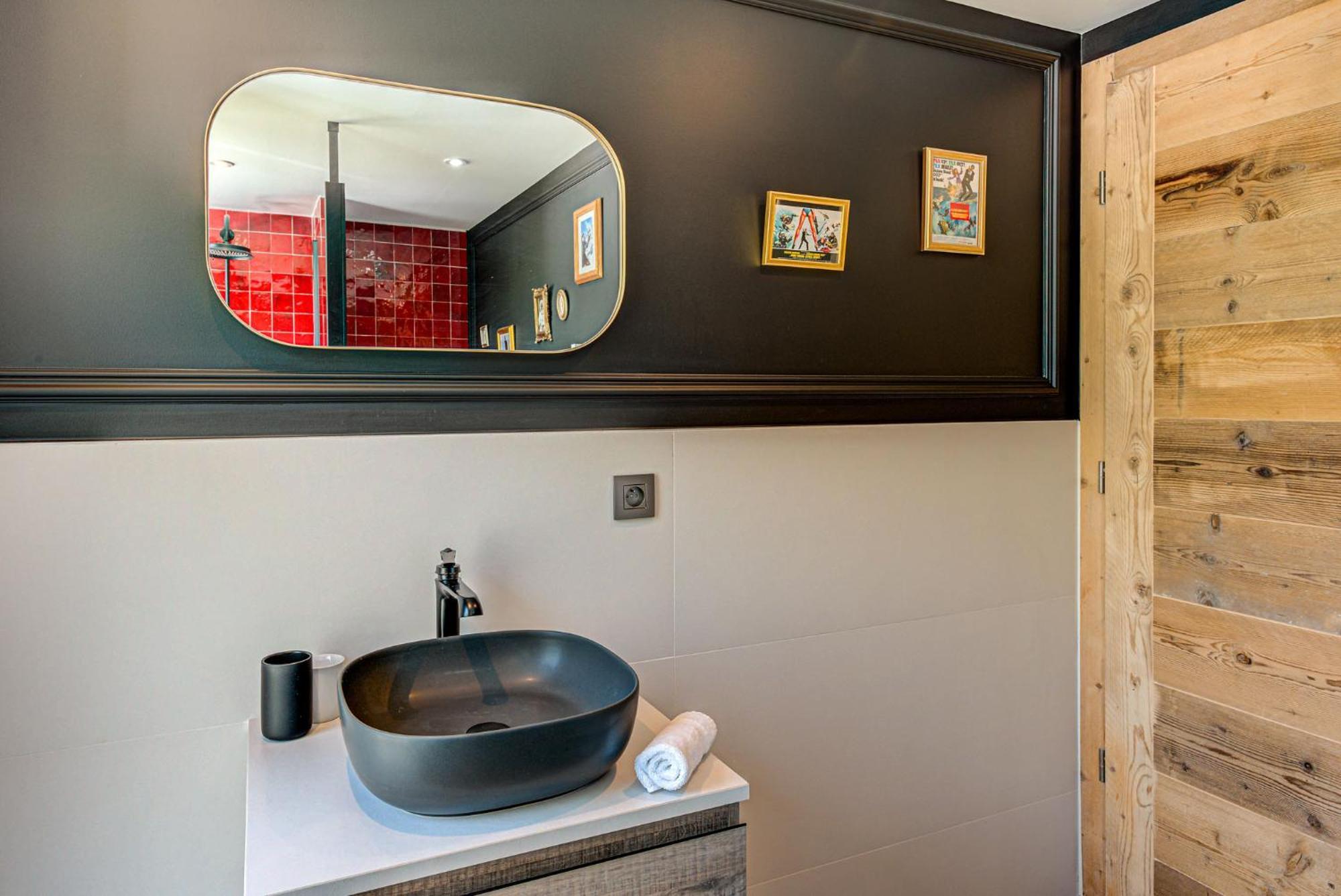 Chalet Papillon - Alpes Travel - Detached - Les Praz - Sleeps 8 *